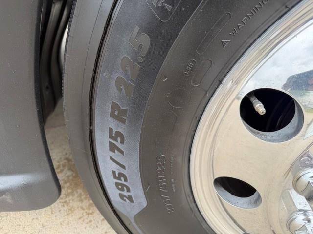 2022 Kenworth T680-25