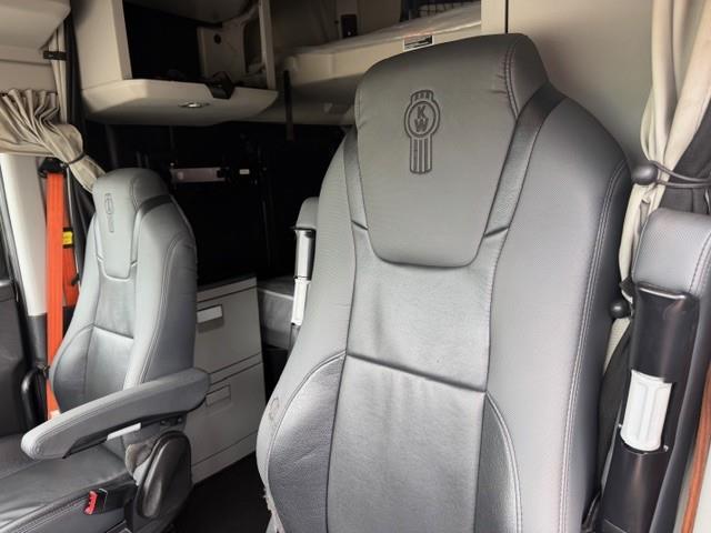 2022 Kenworth T680-30