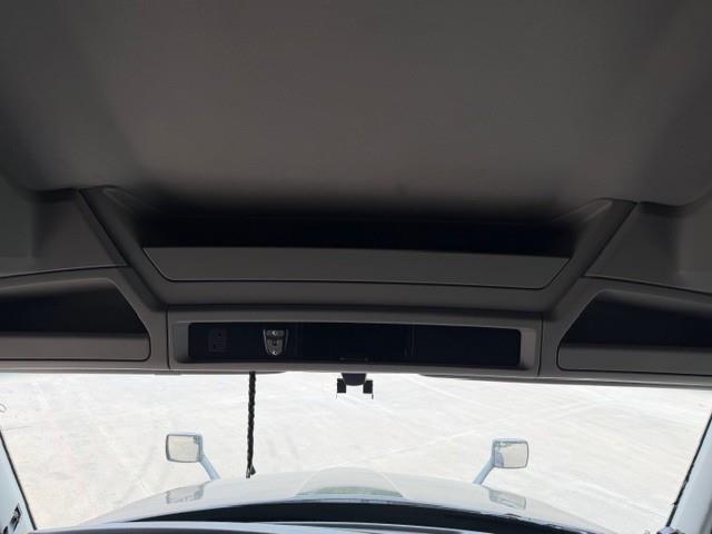 2022 Kenworth T680-36