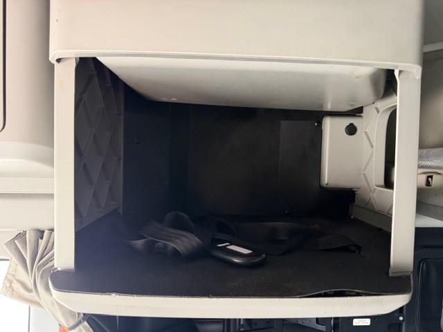 2022 Kenworth T680-40