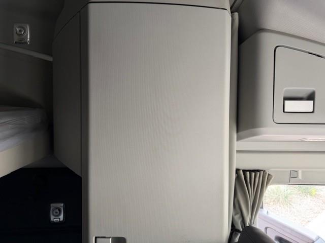 2022 Kenworth T680-46