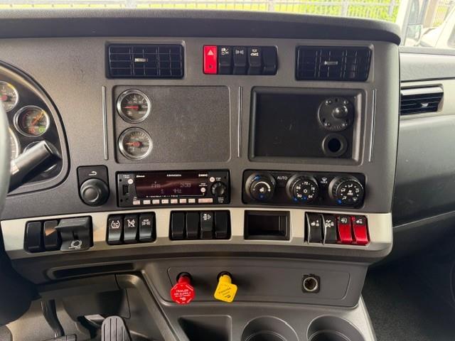 2022 Kenworth T680-55