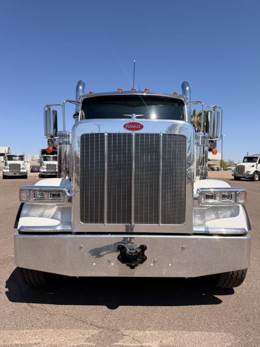 2027 Peterbilt 589-2