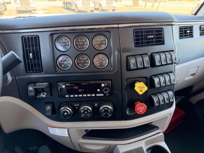 2027 Peterbilt 589-17
