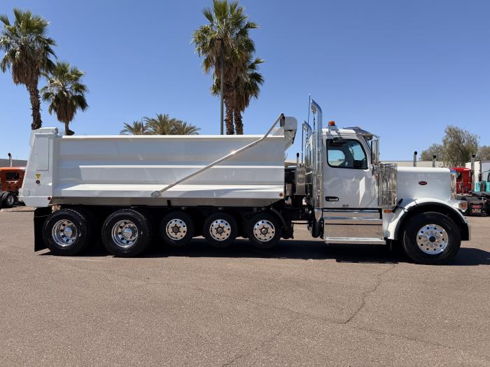 2027 Peterbilt 589-10