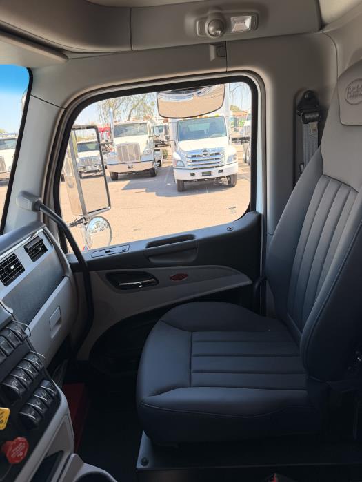 2027 Peterbilt 589-21