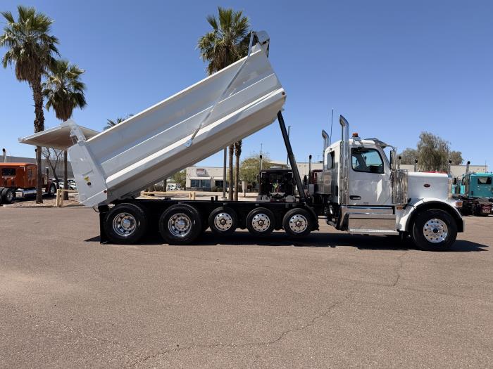 2027 Peterbilt 589-11