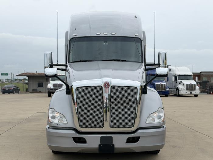 2022 Kenworth T680-1