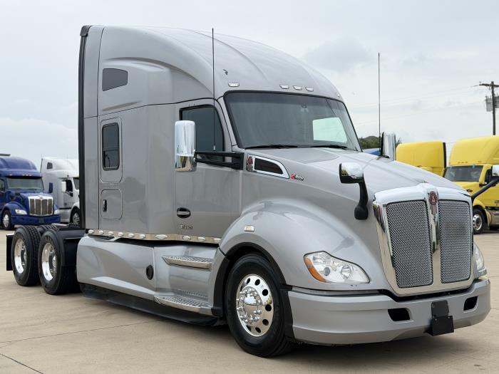 2022 Kenworth T680-2