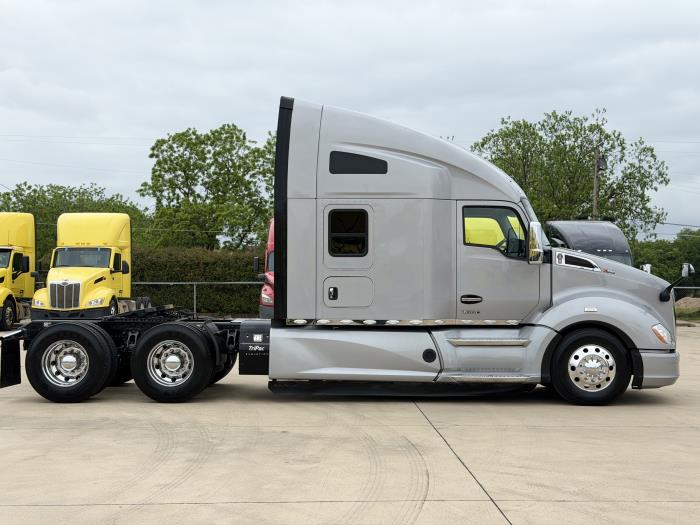 2022 Kenworth T680-3