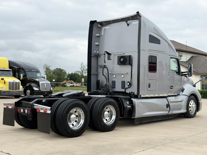 2022 Kenworth T680-4