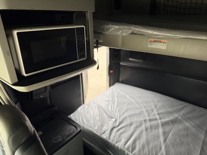 2022 Kenworth T680-24