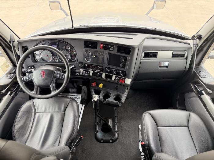 2022 Kenworth T680-27