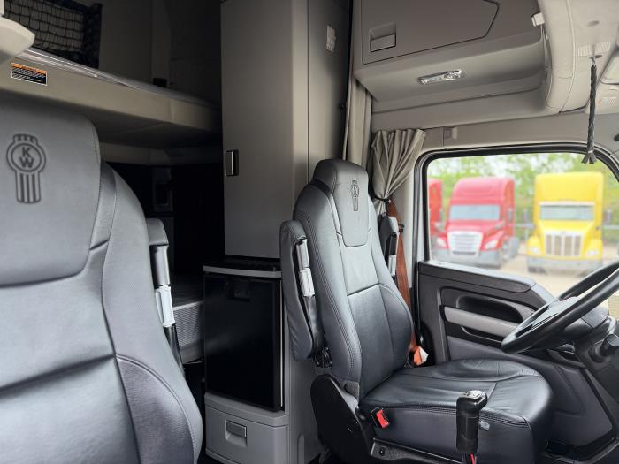 2022 Kenworth T680-30