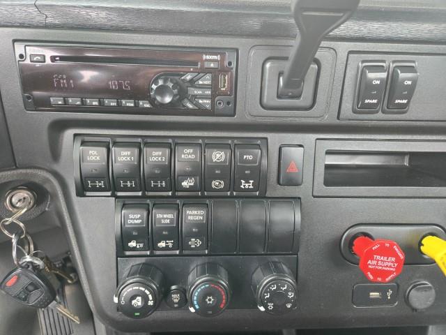 2019 International LT625-8