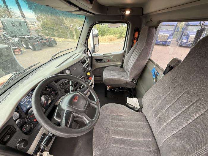 2020 Peterbilt 579-9