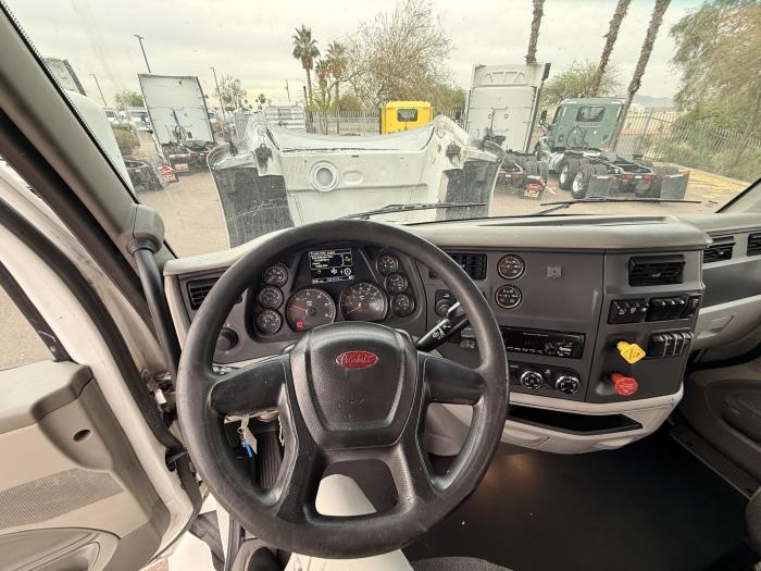 2020 Peterbilt 579-11