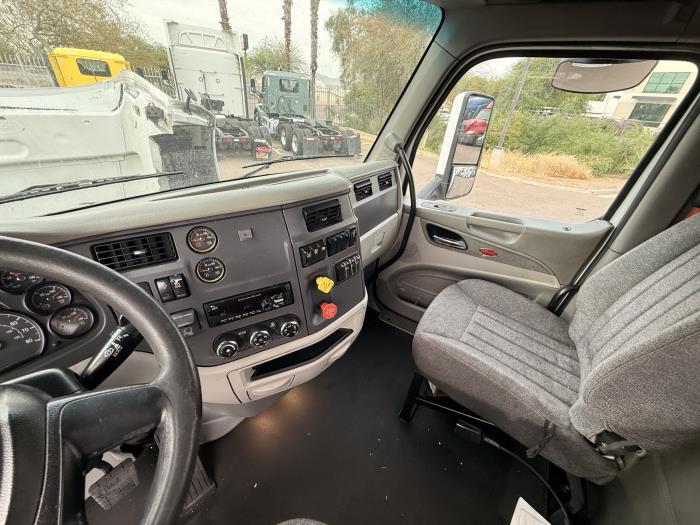 2020 Peterbilt 579-12