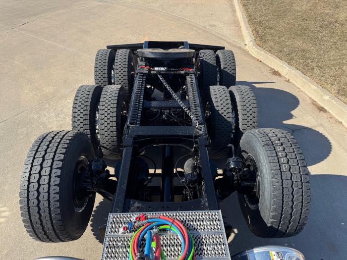 2027 Peterbilt 567-12