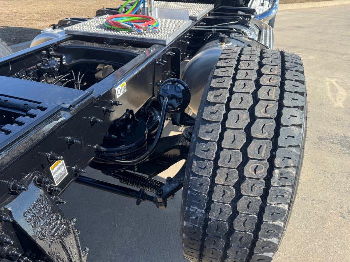 2027 Peterbilt 567-13