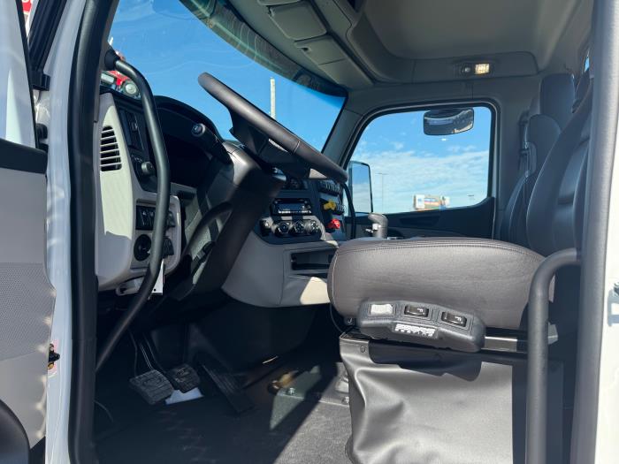 2027 Peterbilt 567-14
