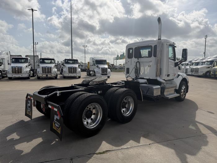 2021 Peterbilt 579-4