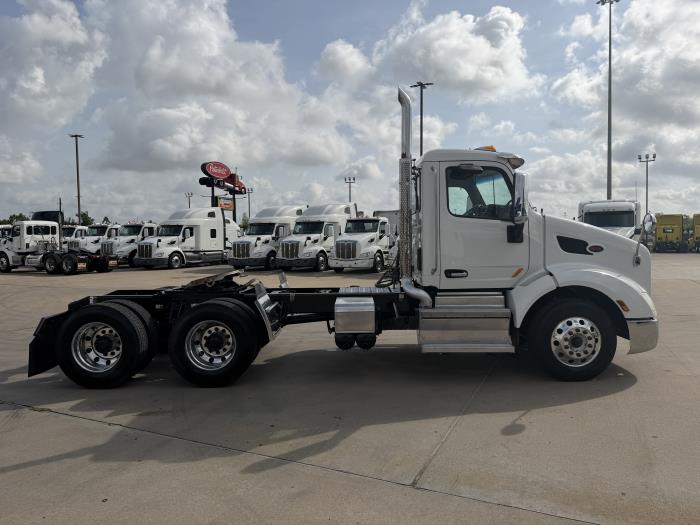 2021 Peterbilt 579-5