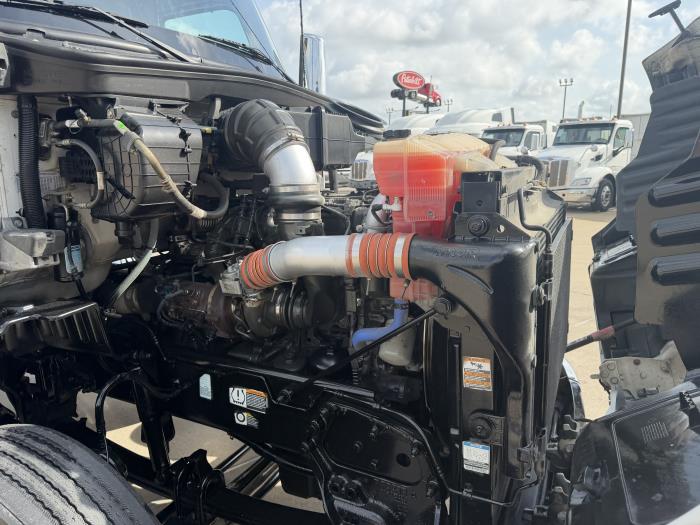 2021 Peterbilt 579-18