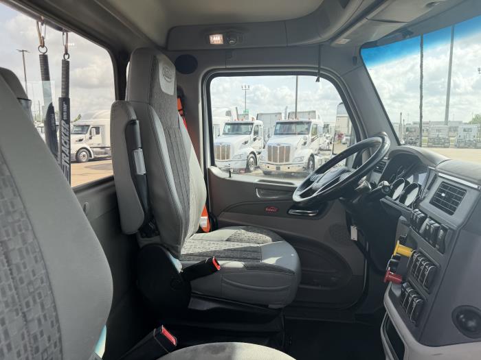 2021 Peterbilt 579-22