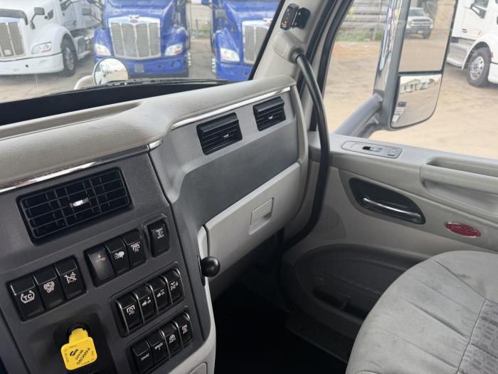 2021 Peterbilt 579-27
