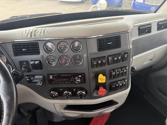 2021 Peterbilt 579-28