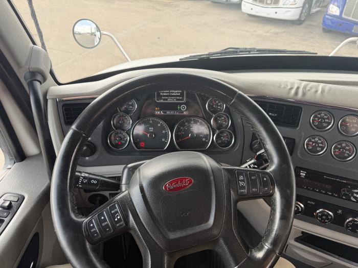 2021 Peterbilt 579-29