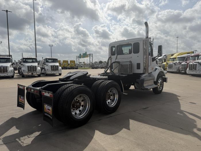 2020 Peterbilt 567-4