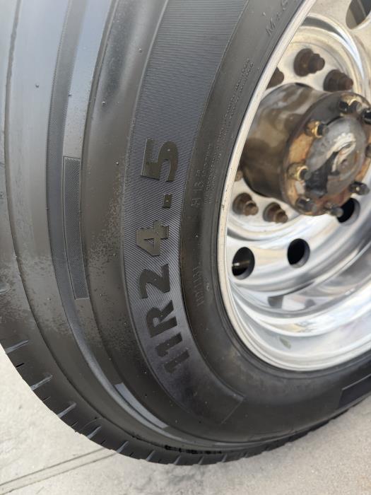 2020 Peterbilt 567-8