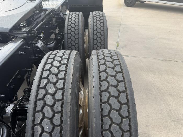 2020 Peterbilt 567-10