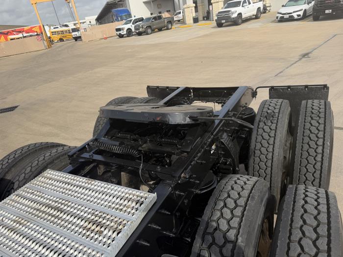 2020 Peterbilt 567-13