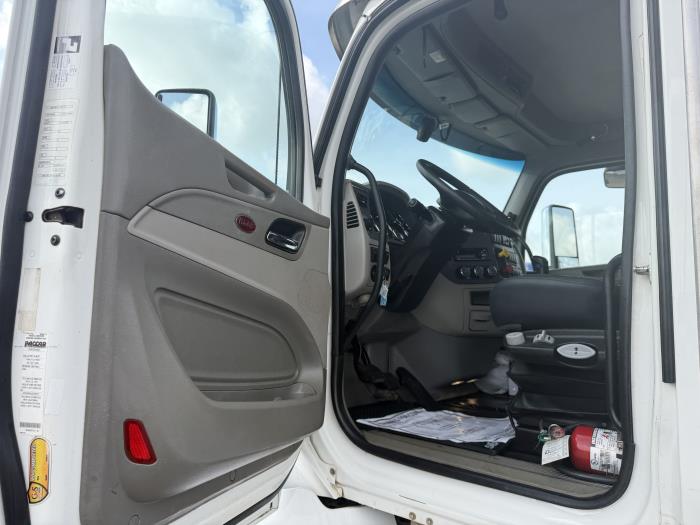 2020 Peterbilt 567-23