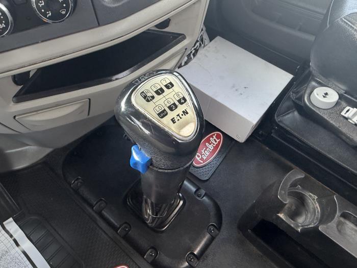 2020 Peterbilt 567-29