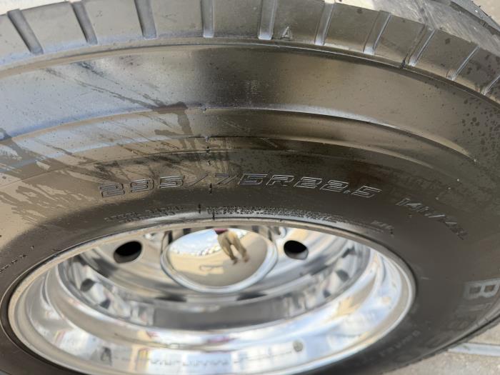 2020 Peterbilt 579-8