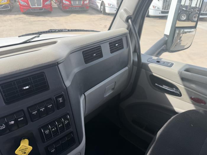 2020 Peterbilt 579-26