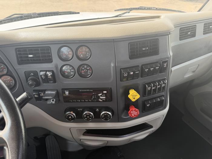 2020 Peterbilt 579-27