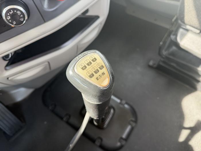 2020 Peterbilt 579-28