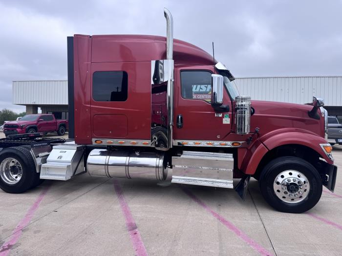 2022 International HX520-1
