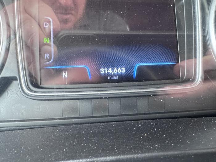 2022 International HX520-8