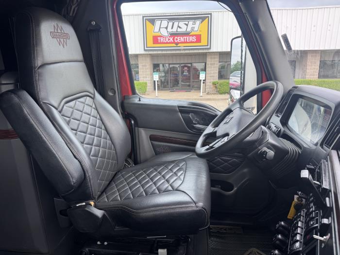 2022 International HX520-12