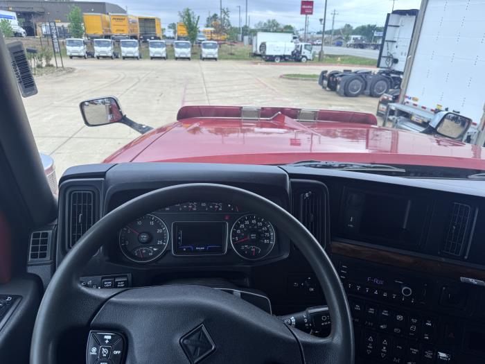 2022 International HX520-13