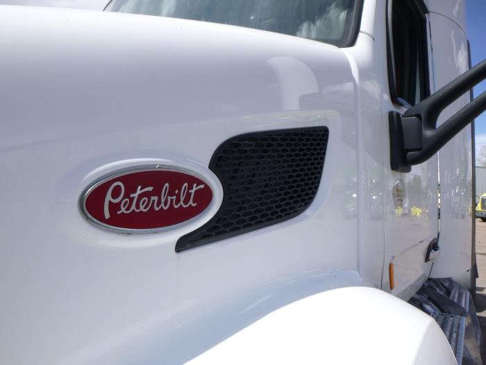 2020 Peterbilt 579-8