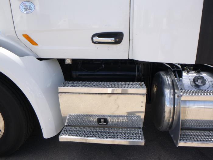 2020 Peterbilt 579-9