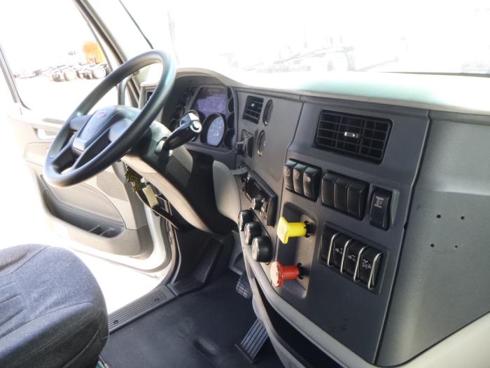 2020 Peterbilt 579-13