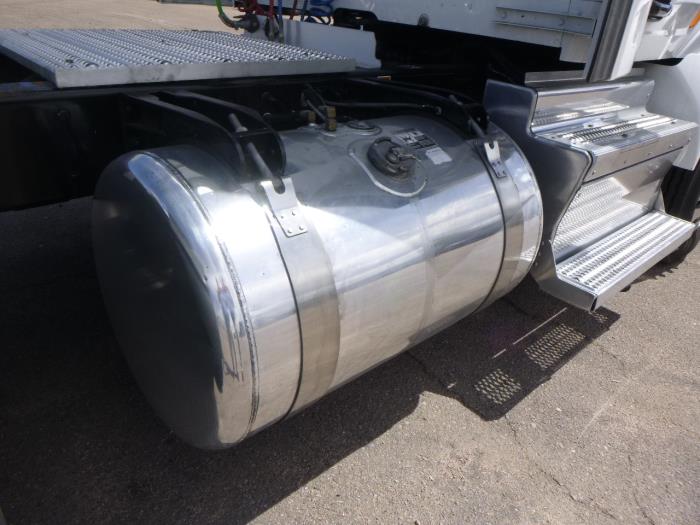 2020 Peterbilt 579-24